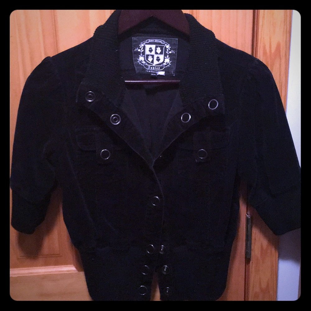 Medium black coverup